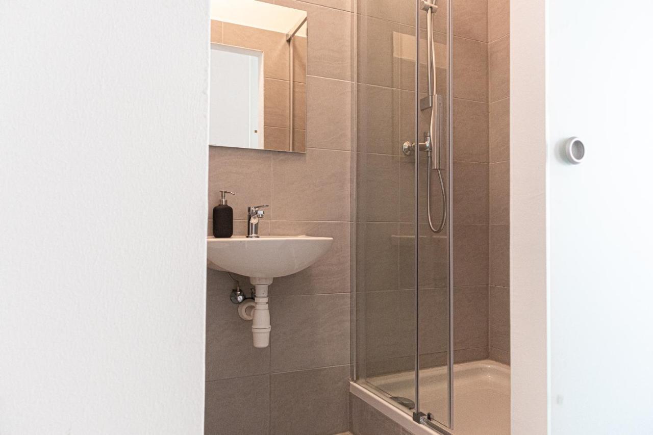 Cozy 2Br Apt. Near Akh Hospital-Ideal For Longstay Wina Bagian luar foto